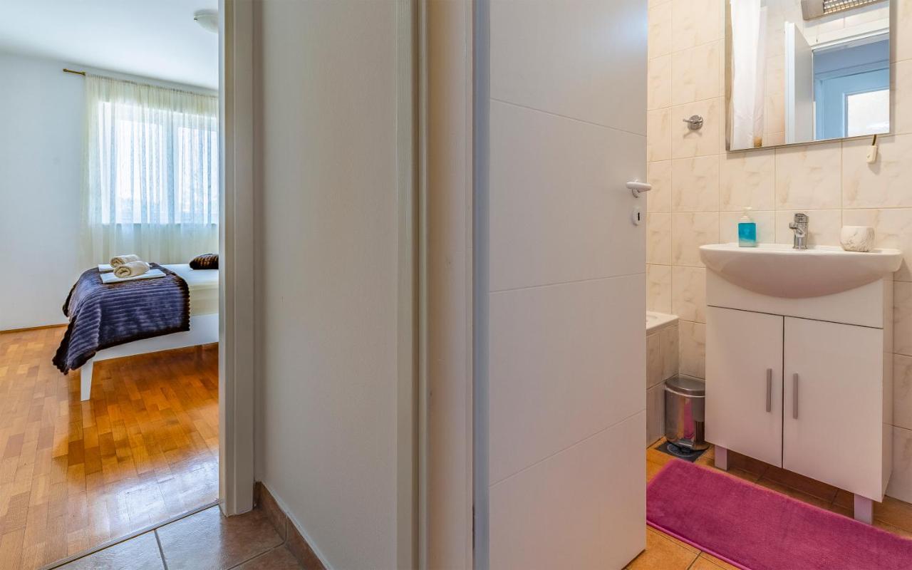 Olga'S Place-New Apartment 200 Mt From The Sea プーラ エクステリア 写真