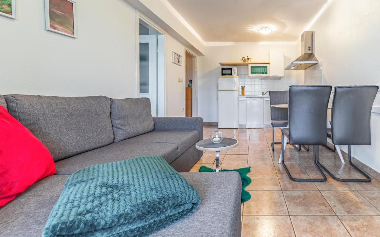 Olga'S Place-New Apartment 200 Mt From The Sea プーラ エクステリア 写真