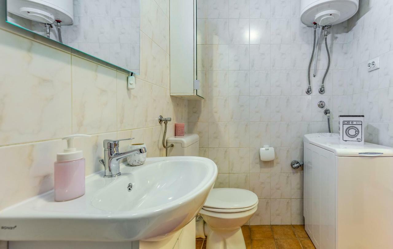 Olga'S Place-New Apartment 200 Mt From The Sea プーラ エクステリア 写真
